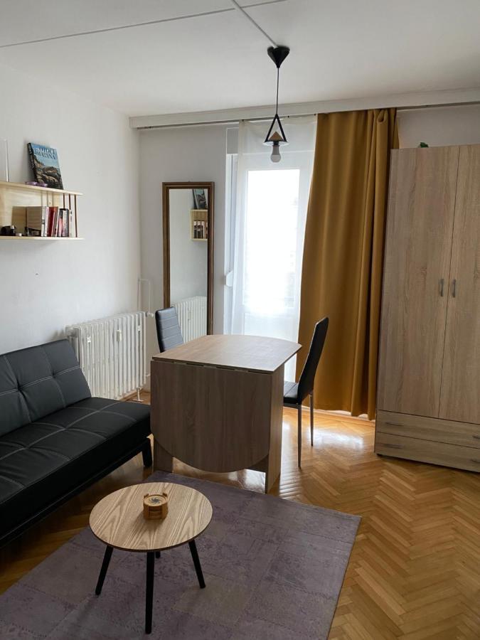 Colorful Urban Oasis Apartment Загреб Екстериор снимка